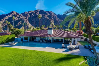 Image de Maison Swanky Sur Le Terrain De Golf Indian Wells Country Club Permis # Vv-0024