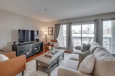 Image de Mise à jour d'un condo d'une chambre, distance de marche du centre-ville!