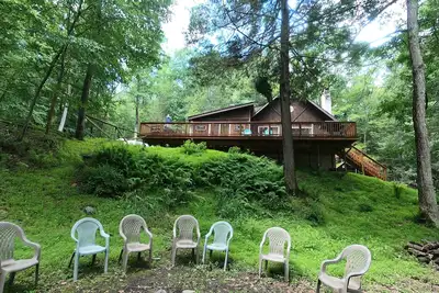 Image de Lodge Pocono isolé, parfait pour une escapade d'un week-end entre amis ou en famille