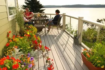 Image de Kodiak Favorite on the Ocean. Profitez des jardins, regardez les loutres de mer, les baleines