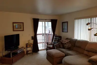 Image de Condo 2br / 2ba au coeur du réseau de sentiers Anchorage-Along