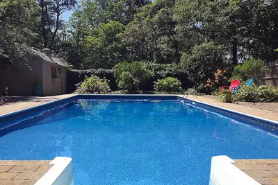 Image de Prix coupés! Privé, spacieux, 5br - immense piscine chauffée, Ac central