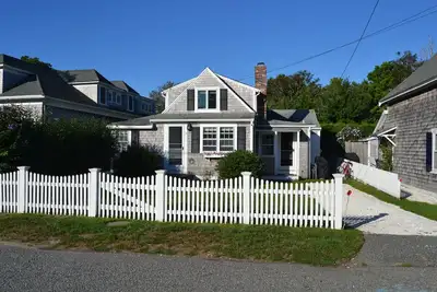 Image de Accueil pittoresque et confortable du centre-ville de Chatham, à pied de la ville et des plages