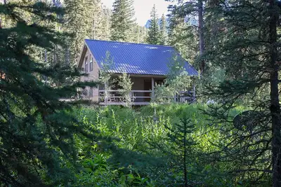 Image de Silver Willows Cabine Ursa sur 4 acres au bord du ruisseau