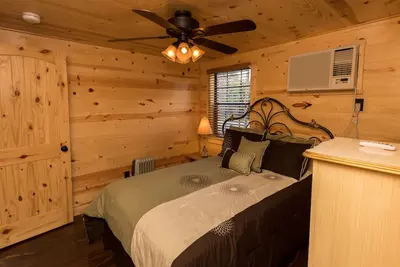 Image de Wae Outdoors Cabin # 4 Log Cabin