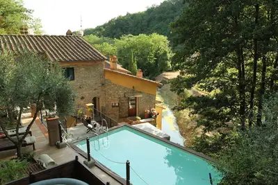 Image de Mulino Del Secolo Xvii - Le cascate del Fiume, se réveiller avec le yoga.