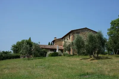 Arceno: Ferme Capacité 6  pax et piscine, Vues bucoliques de vignes et oliviers