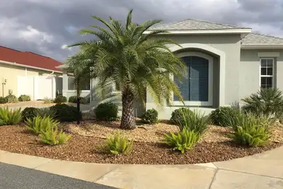 Image de Villa 2 Chambres / 2 Bains Plus Den Courtyard