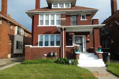 Image de Alexandria's Motor City Condo Apartment