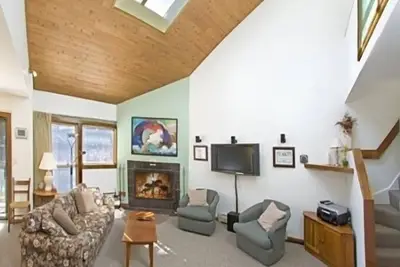 Image de Trail Creek bain à remous / sauna / piscine entièrement rénovée lit king + 2twins 1. 5 salles de bain