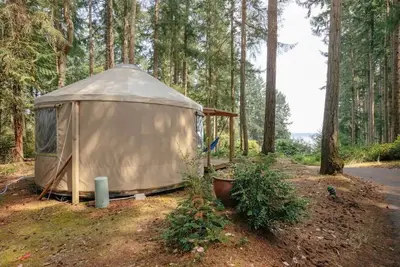 Image de Glamping - Très beau combiné yourte et remorque dans une zone boisée avec vue sur le Puget Sound