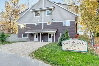 Image de Cottage spacieux de luxe sur le lac Gull à Lost Lake Lodge Resort!