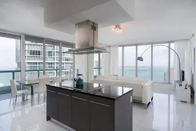 Image de W & Icon Brickell appartement de 2 chambres