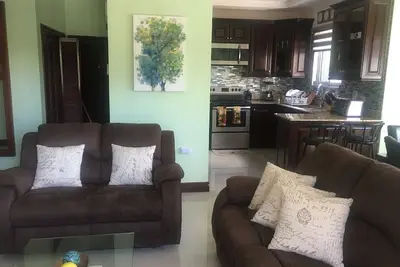 Image de Cet appartement est situé dans le quartier Kingston 6.