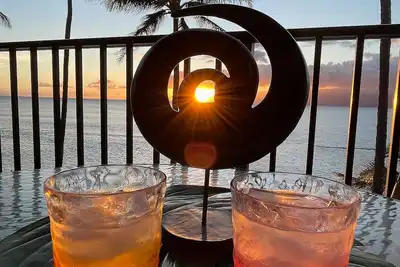 Image de Vues sur l'océan exceptionnelles de véranda privée!