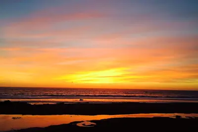 Image de Toutes les commodités! Détendez-vous, détendez-vous, profitez de la plage, des couchers de soleil, de la dégustation de vins et plus encore!