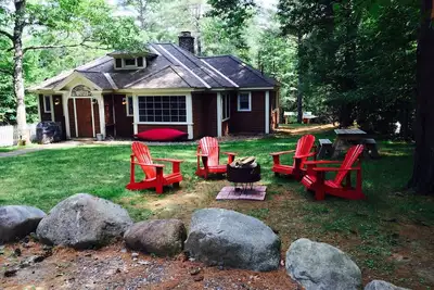 Image de À PROXIMITÉ D'Ironman Start. . . à quelques pas des commerces et restaurants du village.