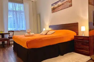 Image de Vieille cachette de luxe dans un emplacement parfait avec air conditionné dans une rue calme