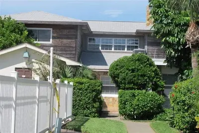 Image de Tout près de l'eau et vous seriez en elle Belleair