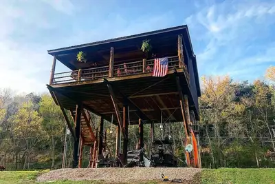 Image de River Front Cabin sur les rives de la rivière White, vue imprenable! !