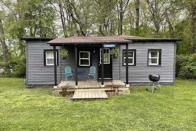 Image de Western Cottage - Cottages au bord du lac sur le lac semi-privé, plage, bateaux, Fun!
