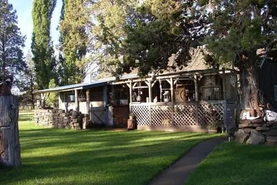 Image de Bend Country Cabins / Private Setting Animaux acceptés - 90 $ / nuit pour 2 nuits et plus