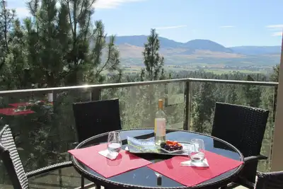 Image de Luxueux condo exécutif sur le parcours de golf Okanagan Pinnacle Pointe