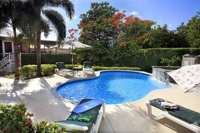 Image de Peaceful Spacious Fab Pool n ° Oualie Beach Air conditionné 5 étoiles Villa Véranda