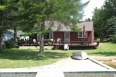 Image de Cozy Sunset Cottage de grand-mère sur le lac Mullett