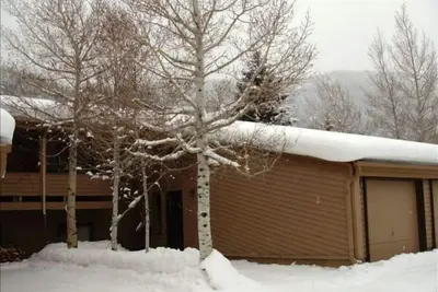 Image de Maison de ville spacieuse et lumineuse! Presque à Beaver Creek et moins de la moitié du $$