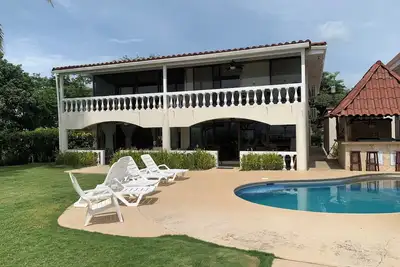 Image de Endless Beach Condo: sur la plage avec des vues fabuleuses!