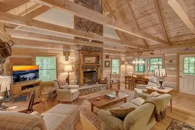 Image de Fox Cabin: Log Cabin: Près d'attractions High Country, Deux familles: Deux cuisines: Près d'attractions High Country, 10% de rabais de dernière minute disponible