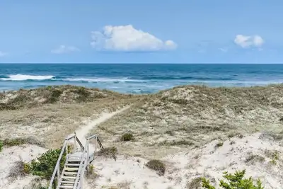 Image de Oceanfront à Avon w / WiFi, Cmty Pool, Tennis-Pr��s de restaurants, boutiques, jetée
