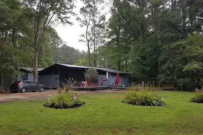 Image de * Récemment rénové * Maison de plage de charme - 2 pâtés de maisons de la plage privée de Middlesex