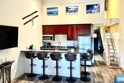 Image de Northstar Ski-in Ski-out Ski Trails Remodelé 3 chambres 2 salles de bain Condo. Non-fumeur