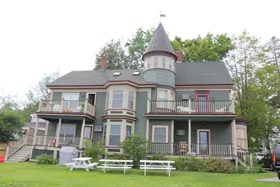 Image de Condo élégant sur l'eau au centre-ville de Wolfeboro