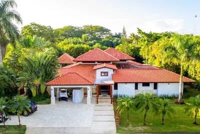 Image de Casa De Campo, Villa de luxe privée, à quelques pas de la plage, services 5 *