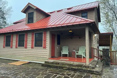 Image de Deux Pour Un! Accès à la rivière. Appartement / Maison principale, 9 lits / 6 espaces nuit / 3. 5 ba