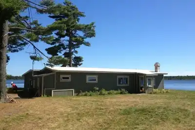 Image de Lakefront Cottage au bout d'une route paisible