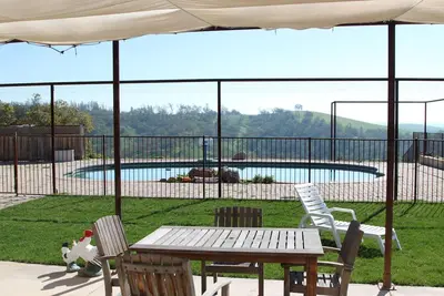 Image de Belle maison personnalisée au sommet d'une colline, vues 360, coeur du pays du vin
