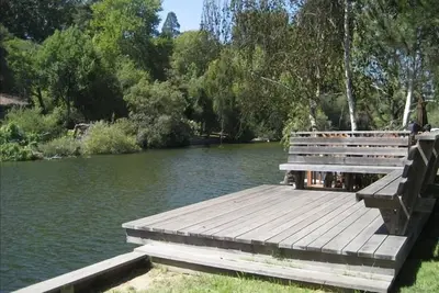 Image de Capitola Nook le long du ruisseau.