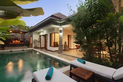Image de Villa avec 1 chambre, piscine, pour 2 personnes près de Echo Beach Canggu, Personnel d'entretien