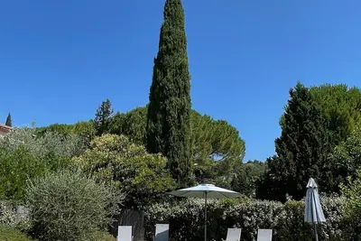 Image de Villa privée mais pas isolée avec piscine chauffée et air conditionné