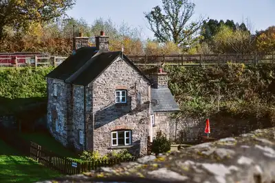Image de Un chalet au bord du canal, à Goytre Wharf sur le canal Monmouthshire & Brecon