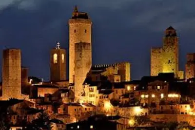 Image de au sommet de la colline toscane