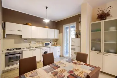 Image de Lavinia  à quatre pieces centrale avec Parking, air conditionné. 150 mt de la mer