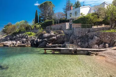 Image de Maison de vacances avec terrasse et vue sur la mer