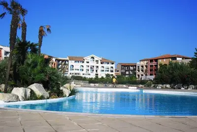 Image de Appartement pour 4 personnes avec piscine et accès direct à la plage situé aux marines de Gassin