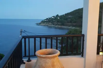 Image de Character house overlooking the sea (20m away). 4 bedrooms, 4 bathrooms