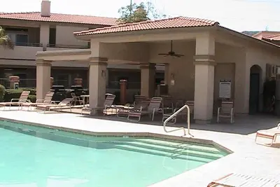 Image de Pointe Tapatio Condo 2 bd, 2 sdb, emplacement fabuleux sur la propriété